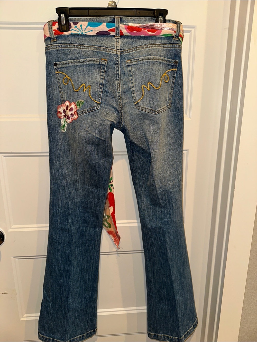 Alberto Makali Embellished Women’s Blue Jeans with Floral Applique - Picture 6 of 7
